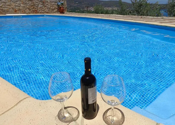 Luxury With Pool Overlooking A Majestic View Villa *