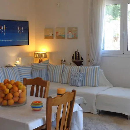 Villa Luxury With Pool Overlooking A Majestic View *