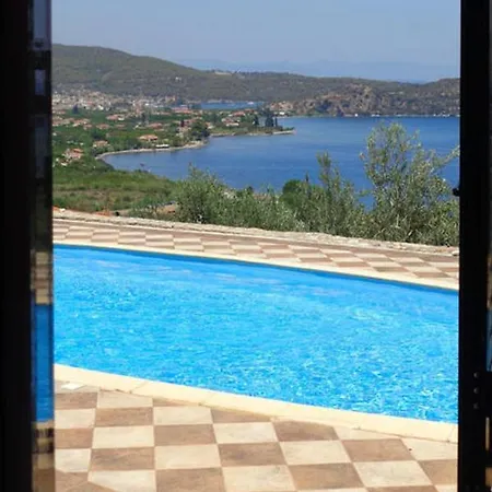 Luxury With Pool Overlooking A Majestic View
