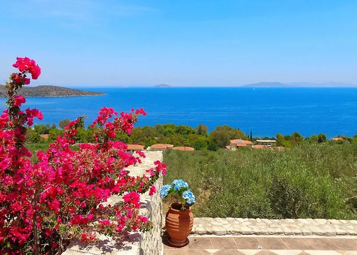 Luxury With Pool Overlooking A Majestic View 别墅