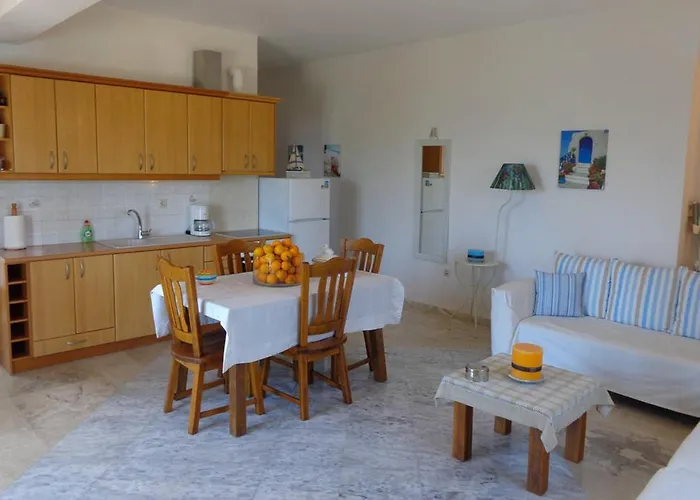 Luxury With Pool Overlooking A Majestic View *