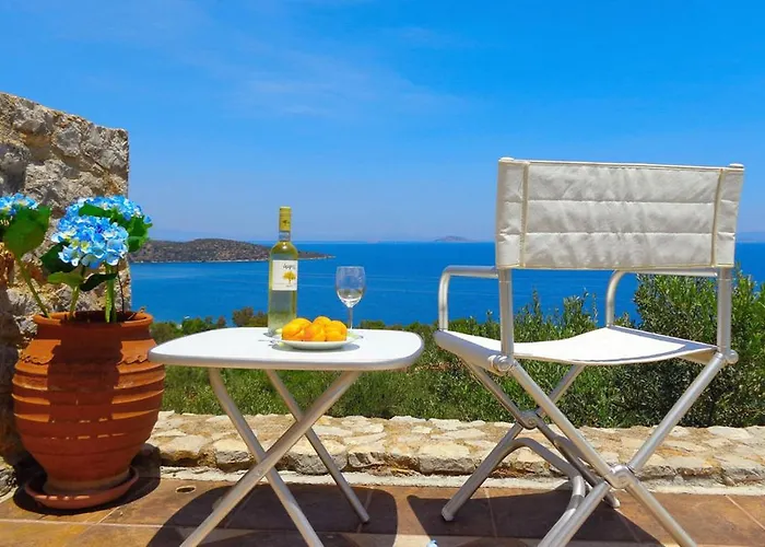 Luxury With Pool Overlooking A Majestic View *