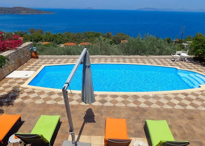 Luxury With Pool Overlooking A Majestic View *